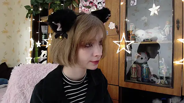 cloudgirrl online show from 03.19.25