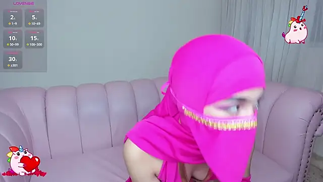 Aaliyah Salma online show from 01.24.25