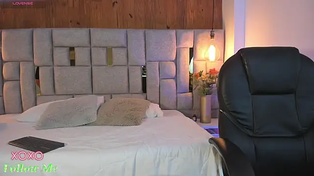 Snapshot of Saori_newman chatting on 03.20.25 Saori newman online show from 03.20.25