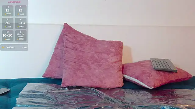 Snapshot of Lunamistyc chatting on 02.19.25 Lunamistyc online show from 02.19.25