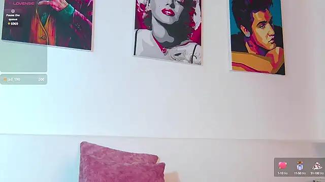 Snapshot of Lunamistyc chatting on 02.19.25 Lunamistyc online show from 02.19.25