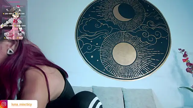 Snapshot of Lunamistyc chatting on 09.19.25 Lunamistyc online show from 09.19.25