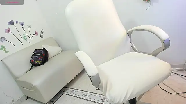 Snapshot of ariana_crazzy chatting on 12.17.24 ariana crazzy online show from 12.17.24