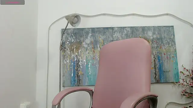 Snapshot of ariana_crazzy chatting on 12.30.24 ariana crazzy online show from 12.30.24