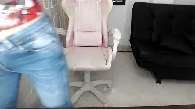 Snapshot of ariana_crazzy chatting on 01.15.25 ariana crazzy online show from 01.15.25