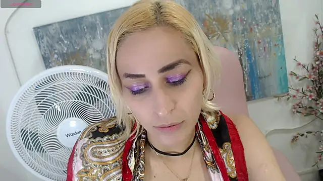 Snapshot of ariana_crazzy chatting on 01.15.25 ariana crazzy online show from 01.15.25