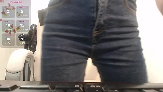 Snapshot of ariana_crazzy chatting on 01.24.25 ariana crazzy online show from 01.24.25