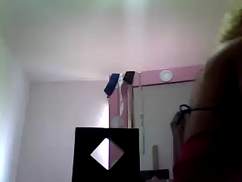 Snapshot of ariana_crazzy chatting on 02.08.25 ariana crazzy online show from 02.08.25