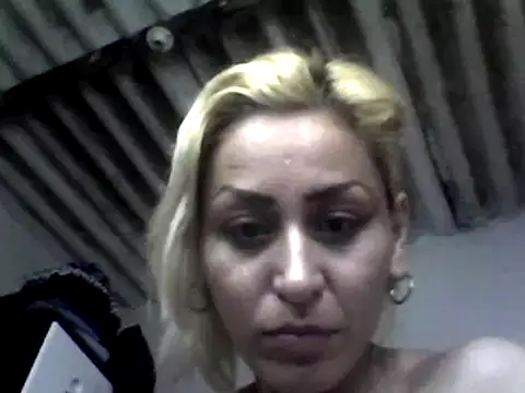 Snapshot of ariana_crazzy chatting on 03.11.25 ariana crazzy online show from 03.11.25