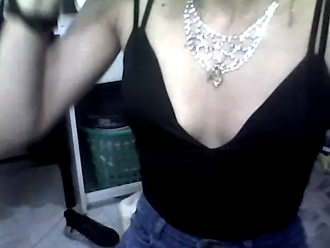 Snapshot of ariana_crazzy chatting on 03.12.25 ariana crazzy online show from 03.12.25