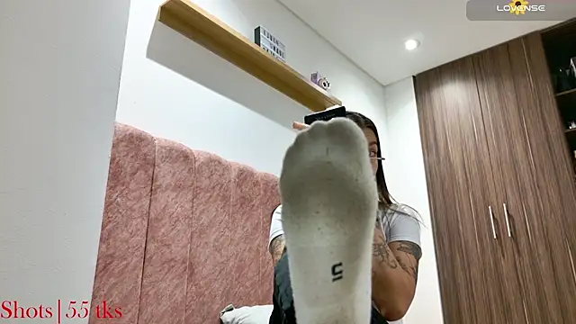 Snapshot of Emmy_petit chatting on 11.08.25 Emmy petit online show from 11.08.25