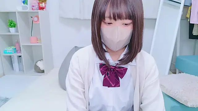 Snapshot of aki_zzz chatting on 12.14.24 aki zzz online show from 12.14.24