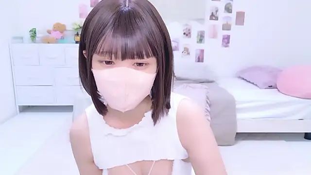 Snapshot of aki_zzz chatting on 11.08.25 aki zzz online show from 11.08.25