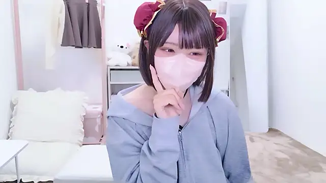 Snapshot of aki_zzz chatting on 12.05.25 aki zzz online show from 12.05.25