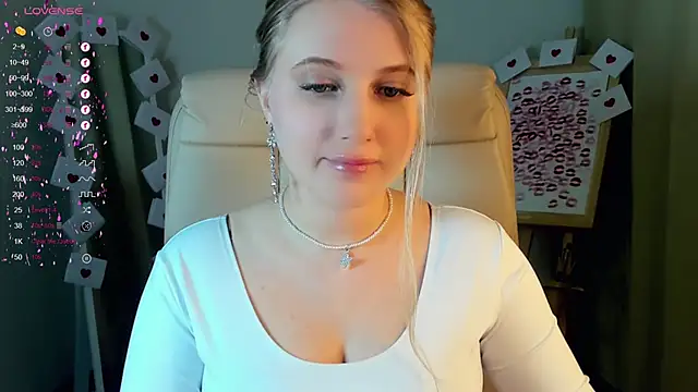 Snapshot of Evacadooo chatting on 02.24.25 Evacadooo online show from 02.24.25