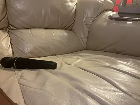 Snapshot of iveedie017 chatting on 12.23.24 iveedie017 online show from 12.23.24