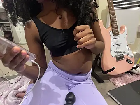 iveedie017 online show from 12.02.25