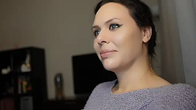 MollyCheiz online show from 12.14.24