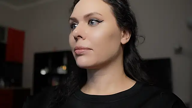 MollyCheiz online show from 12.22.24