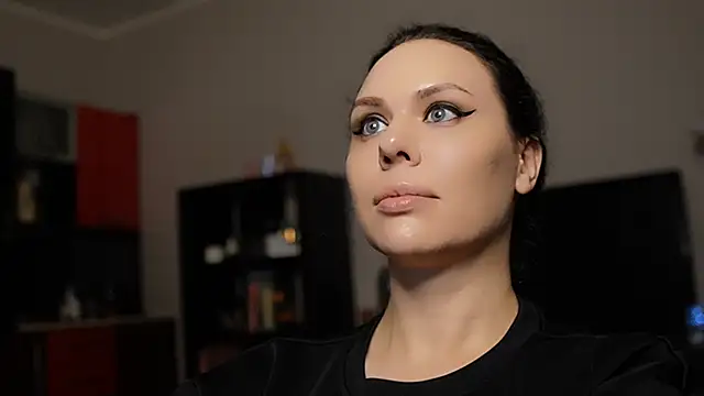 MollyCheiz online show from 12.27.24