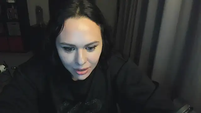 MollyCheiz online show from 09.15.25