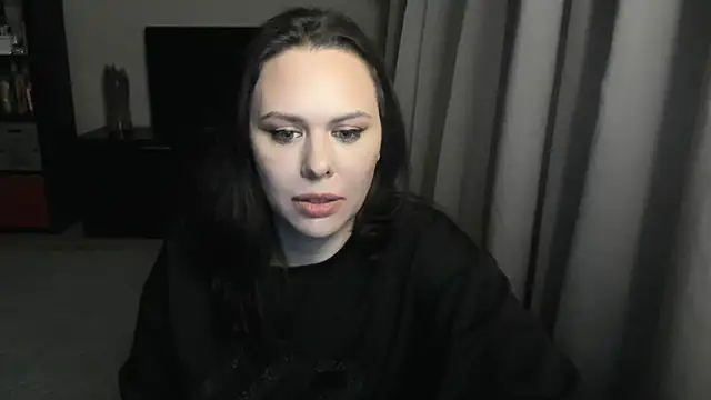 MollyCheiz online show from 12.13.25