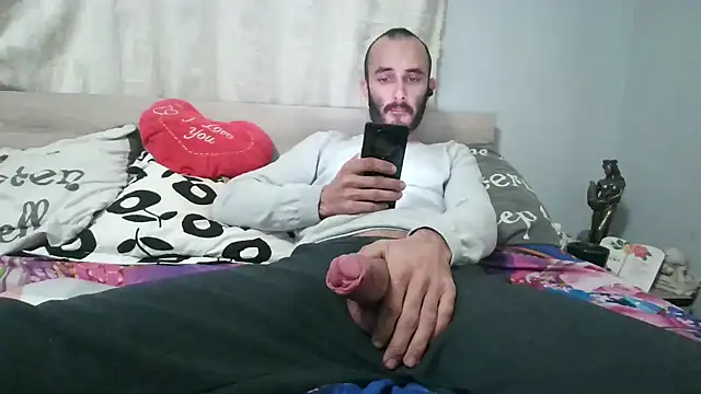 Snapshot of kisandgioni chatting on 01.04.25 kisandgioni online show from 01.04.25