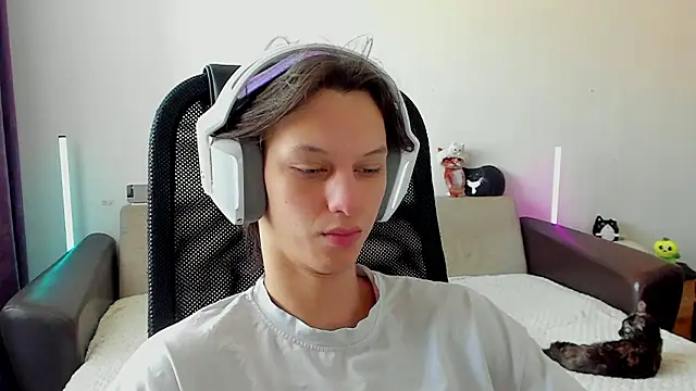 Ostin meow online show from 02.16.26