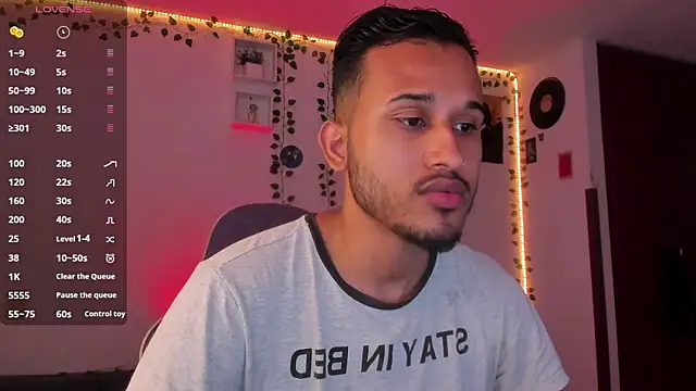 Raf brunette online show from 02.11.25