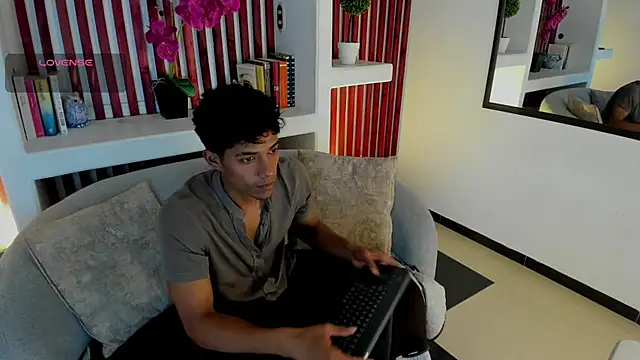Snapshot of wagz chatting on 06.19.26 wagz online show from 06.19.26
