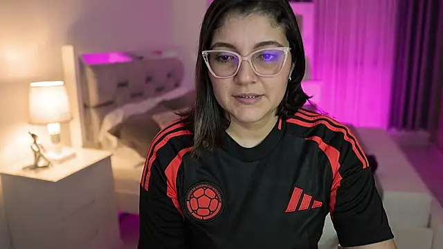 Camilaa bueno online show from 12.22.24