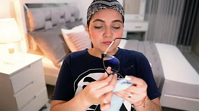 Camilaa bueno online show from 10.12.25