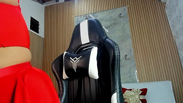 Any topless online show from 01.15.26