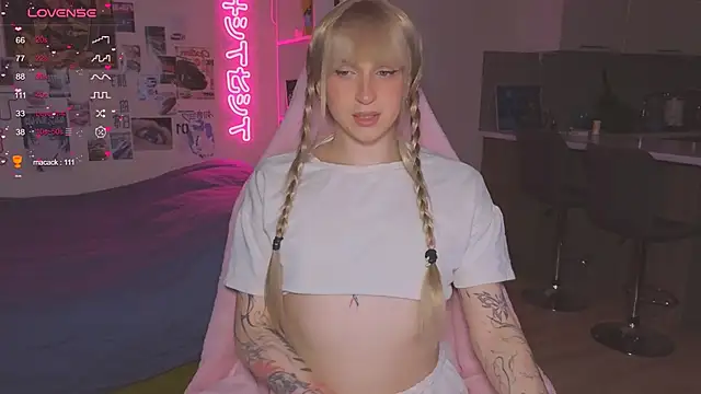 p1nkvenom online show from 11.29.25