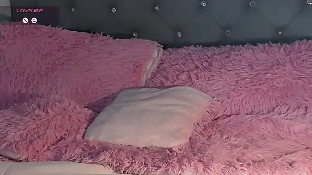 Snapshot of Miah_hilton2 chatting on 02.04.25 Miah hilton2 online show from 02.04.25