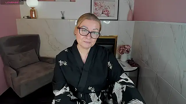 AlexandraKind online show from 01.30.25