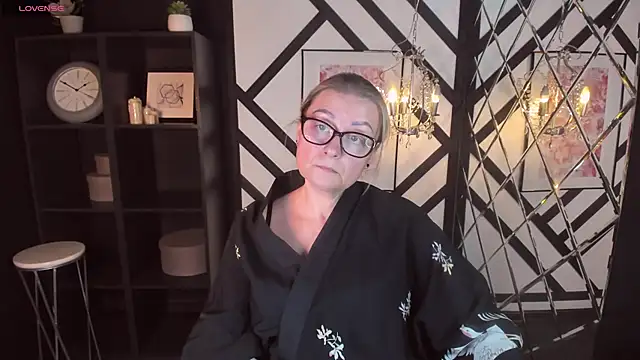 AlexandraKind online show from 02.05.25