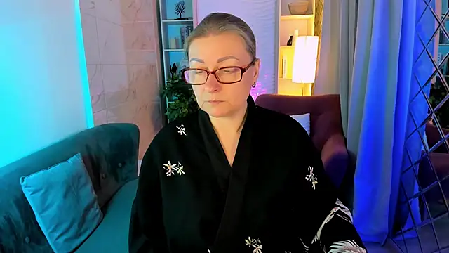 AlexandraKind online show from 11.20.25