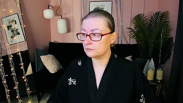 AlexandraKind online show from 01.08.26