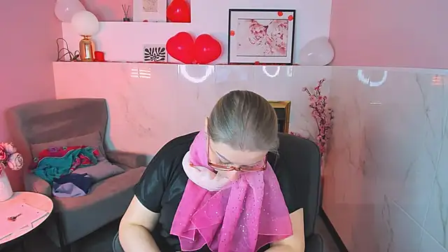 AlexandraKind online show from 02.14.26