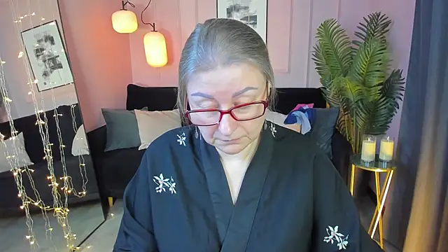 AlexandraKind online show from 02.28.26