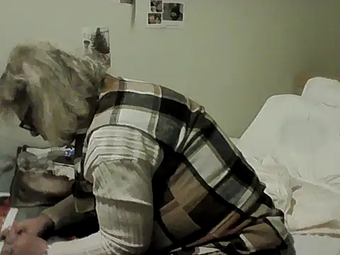 housewife shantie online show from 11.24.25