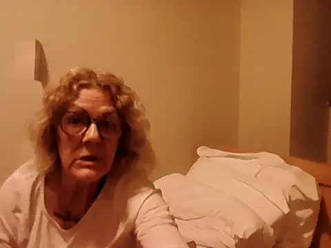 housewife shantie online show from 03.05.26