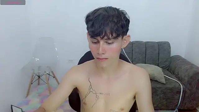 Snapshot of tanjiro_cute chatting on 02.27.25 tanjiro cute online show from 02.27.25