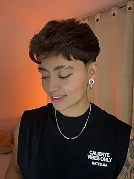 Snapshot of Chriss_gomez2 chatting on 01.17.26 Chriss gomez2 online show from 01.17.26