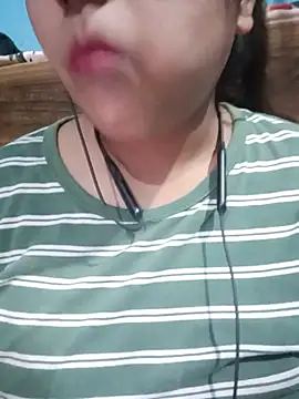 Snapshot of Love-Veronica chatting on 07.17.26 Love-Veronica online show from 07.17.26