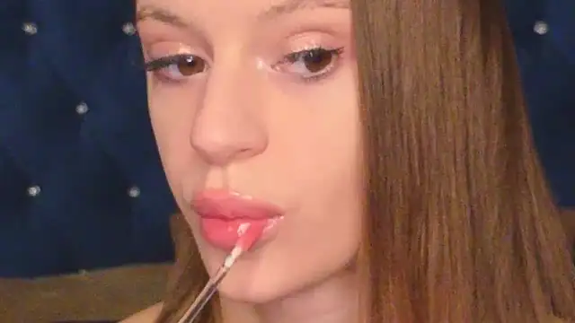 RebeccaMartons online show from 01.12.25