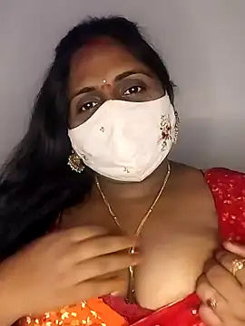 Snapshot of Sexy_Radhikaa chatting on 02.10.25 Sexy Radhikaa online show from 02.10.25