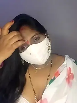Snapshot of Sexy_Radhikaa chatting on 02.20.25 Sexy Radhikaa online show from 02.20.25