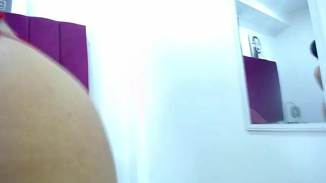 Snapshot of Kylee28 chatting on 12.11.24 Kylee28 online show from 12.11.24